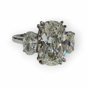 a three stone diamond ring